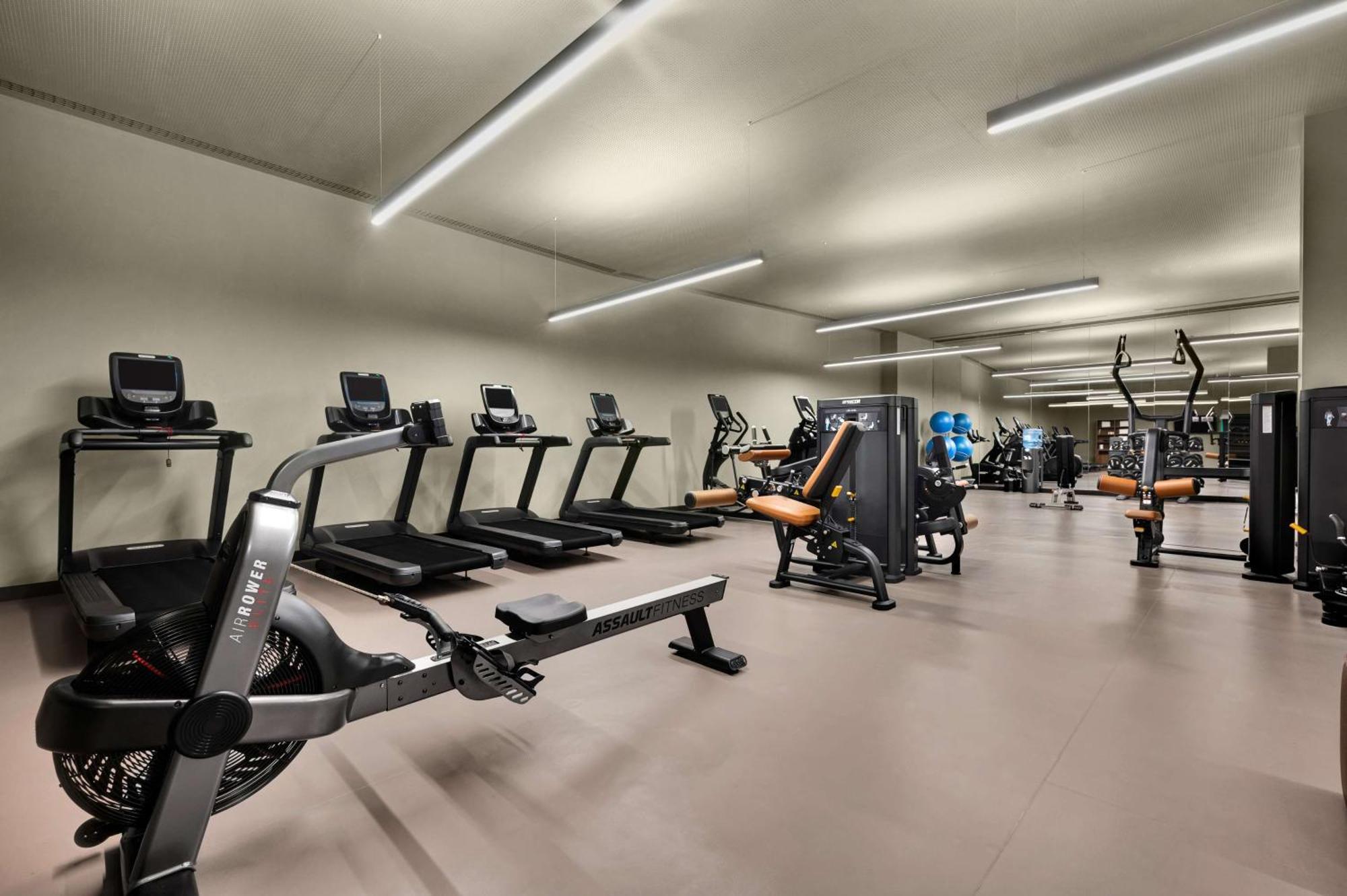 Hilton Porto Gaia Hotell Vila Nova de Gaia Eksteriør bilde The gym at The Standard London