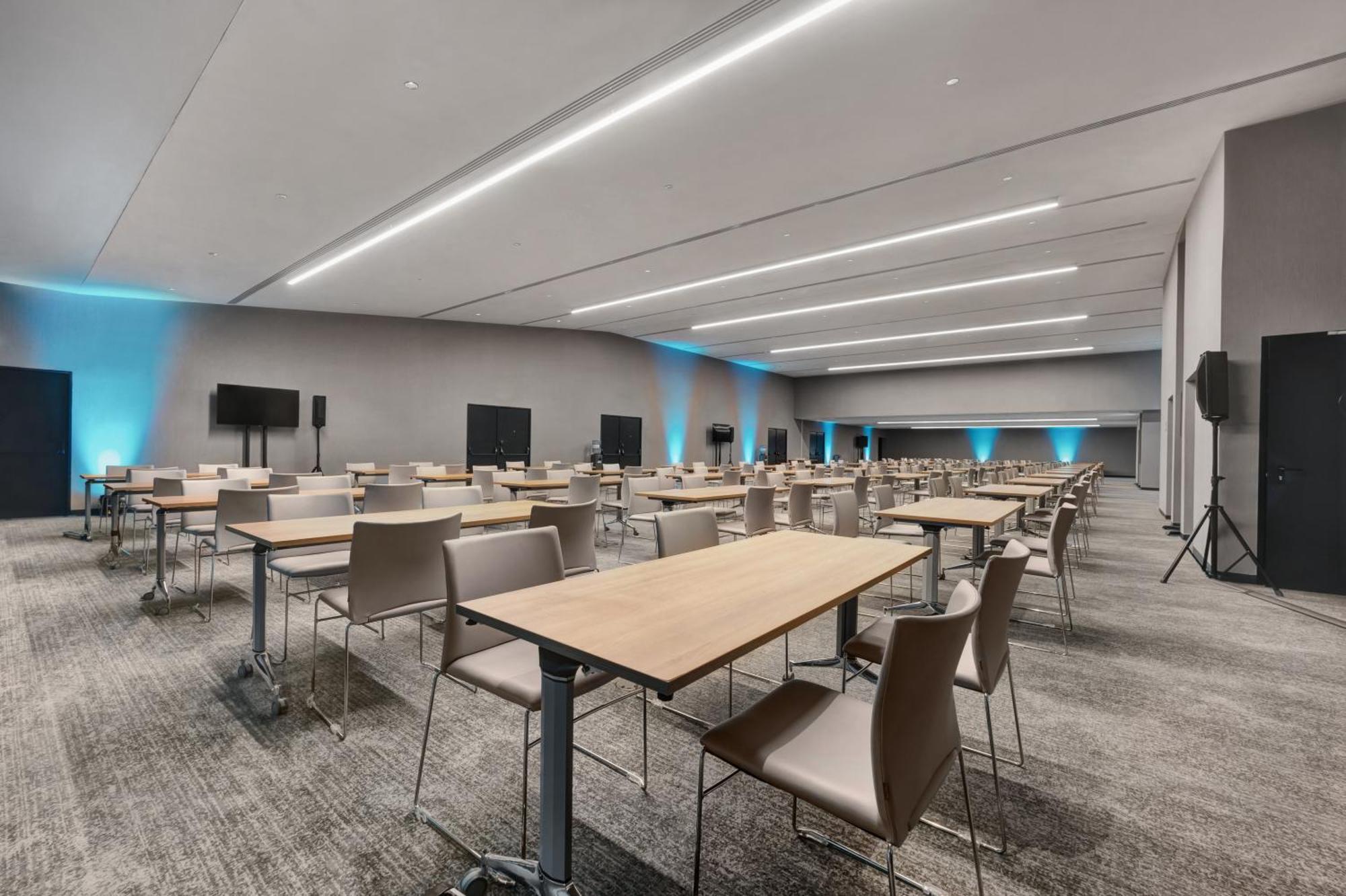 Hilton Porto Gaia Hotell Vila Nova de Gaia Eksteriør bilde The 2018-opened conference center